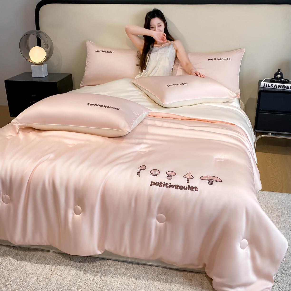 91家纺网 家纺一手货源 找家纺 云棉坊 2026新款水洗真丝滚边刺绣款-蘑菇系列 蘑菇-奶油粉+奶昔白