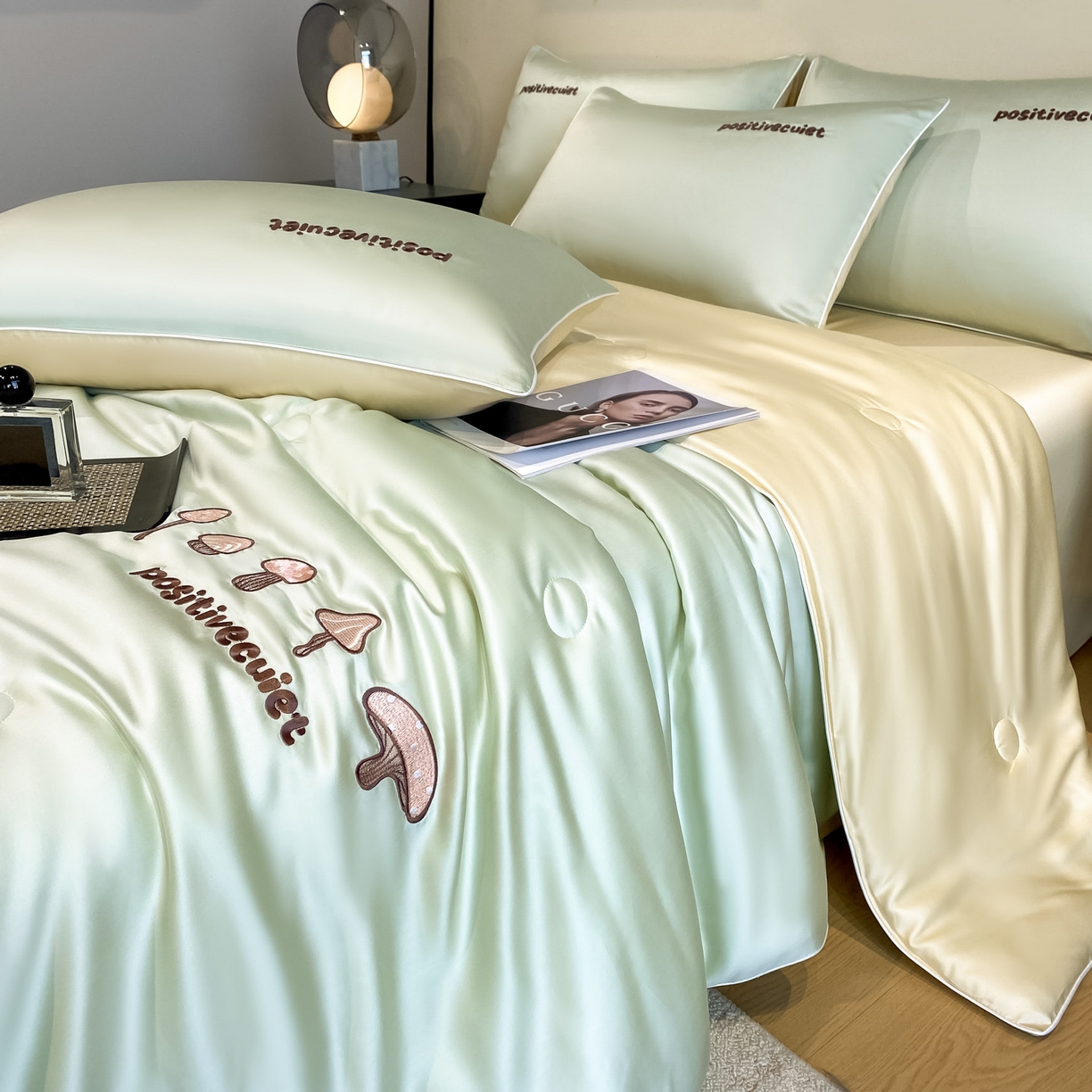 91家纺网 家纺一手货源 找家纺 云棉坊 2026新款水洗真丝滚边刺绣款-蘑菇系列 蘑菇-水果清香+奶黄