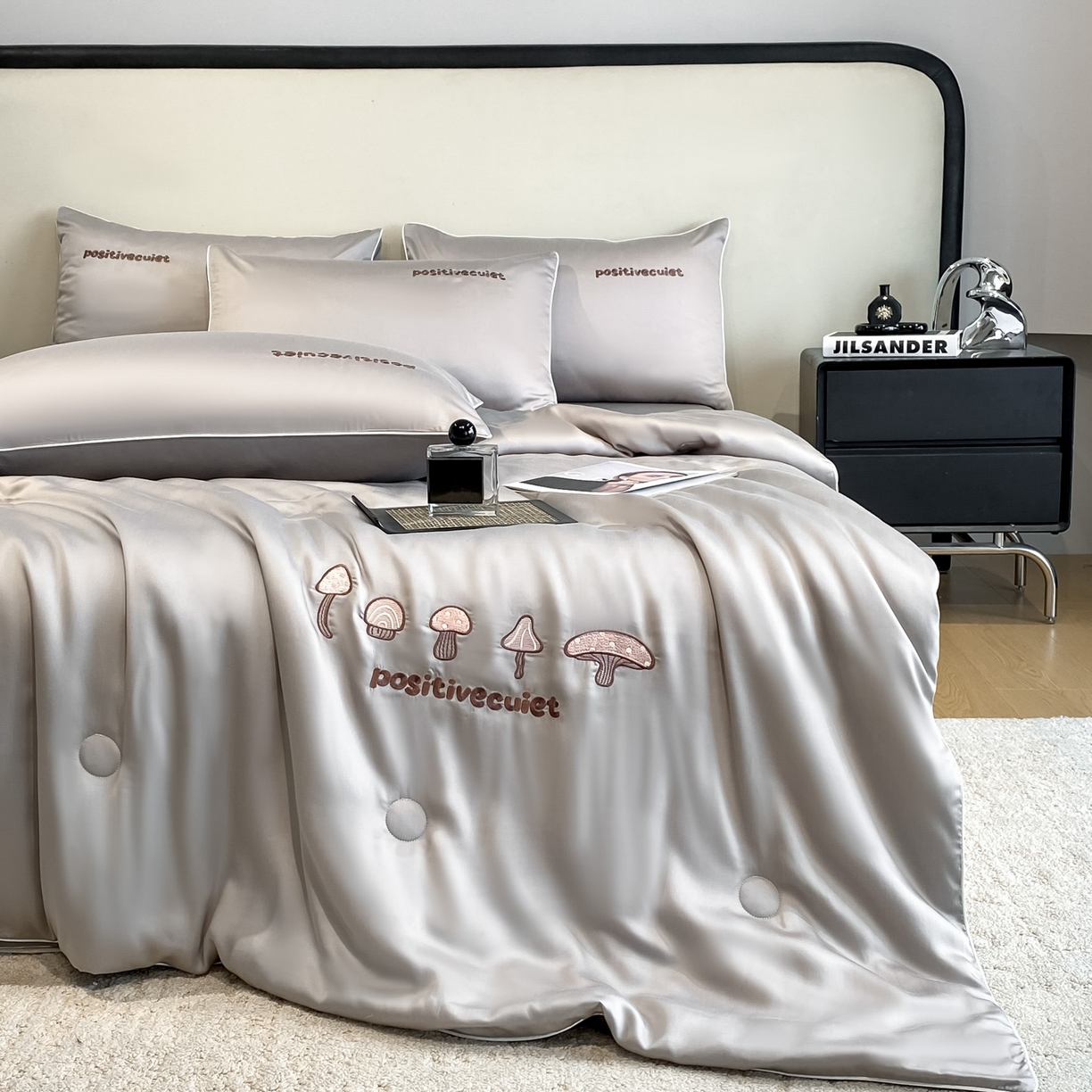 91家纺网 家纺一手货源 找家纺 云棉坊 2026新款水洗真丝滚边刺绣款-蘑菇系列 蘑菇-椰子灰+经典灰