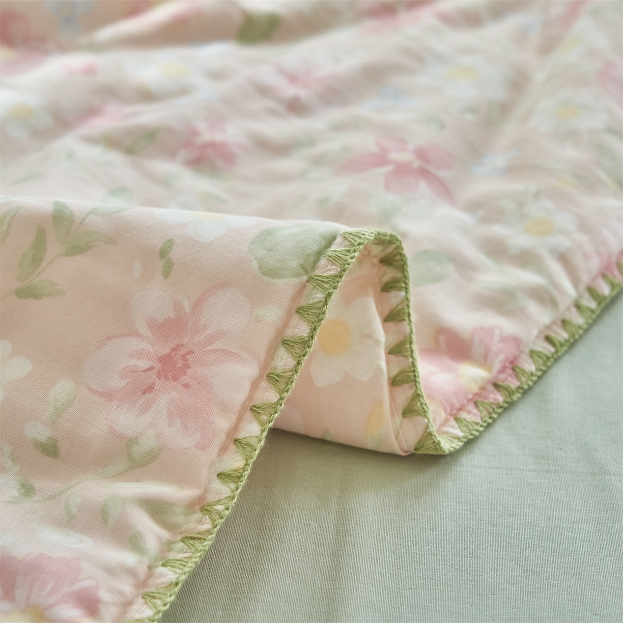 91家纺网 家纺一手货源 找家纺 恬思语家纺 2026春夏全棉双层纱棉花夏被空调被夏凉被四件套贝壳边系列 春晓-粉