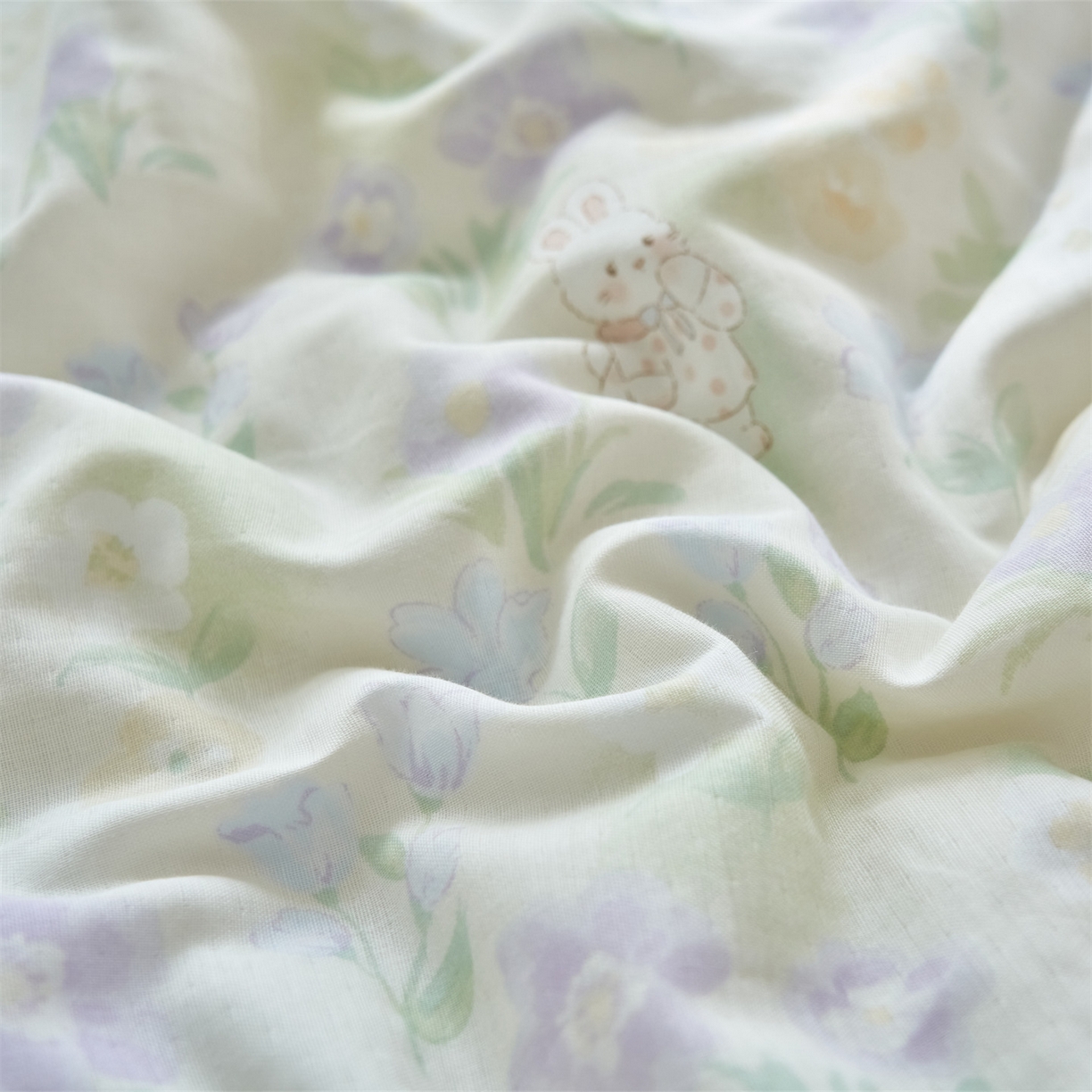 91家纺网 家纺一手货源 找家纺 恬思语家纺 2026春夏全棉双层纱棉花夏被空调被夏凉被四件套贝壳边系列 花从兔-紫