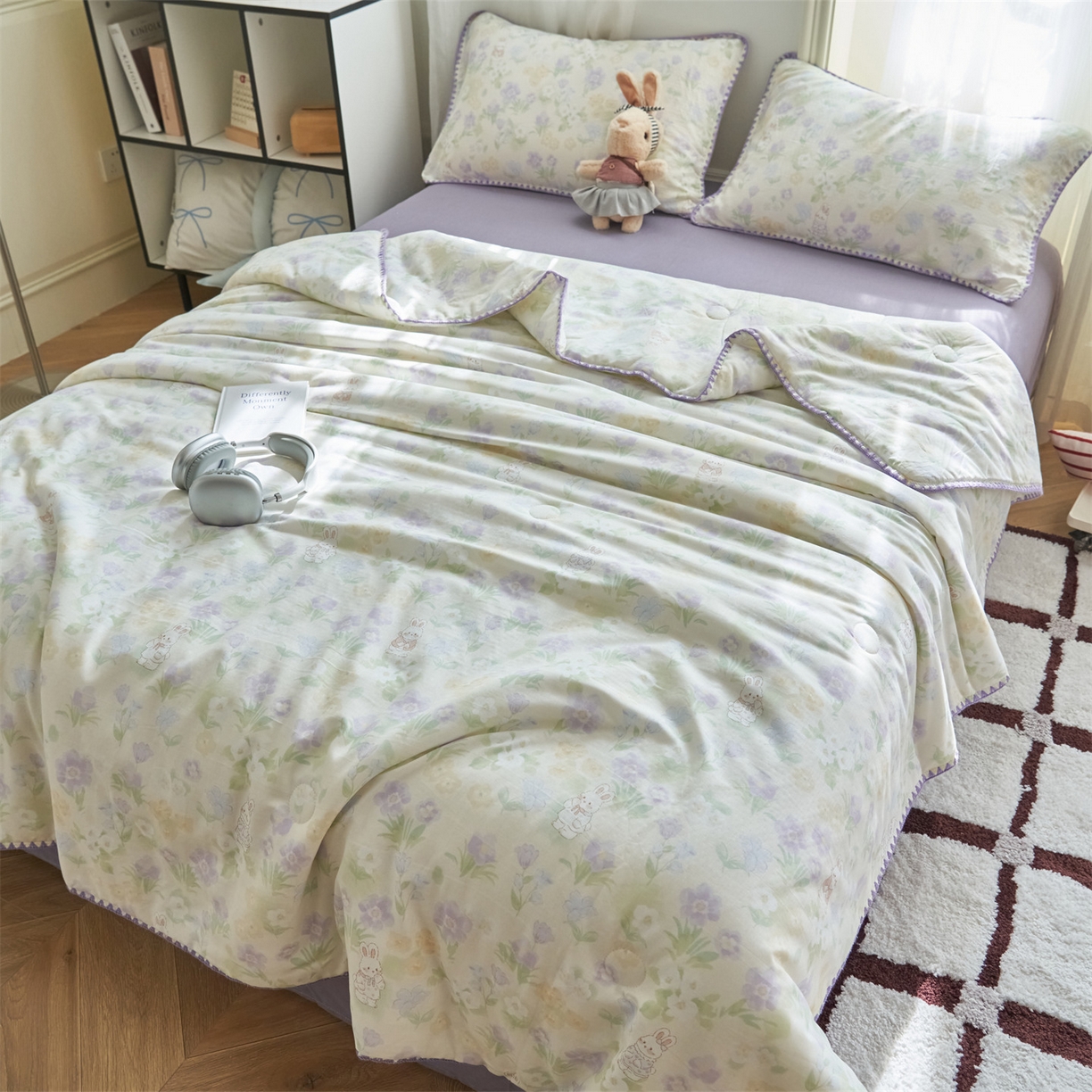 91家纺网 家纺一手货源 找家纺 恬思语家纺 2026春夏全棉双层纱棉花夏被空调被夏凉被四件套贝壳边系列 花从兔-紫