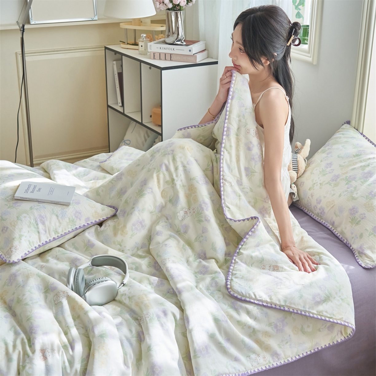 91家纺网 家纺一手货源 找家纺 恬思语家纺 2026春夏全棉双层纱棉花夏被空调被夏凉被四件套贝壳边系列 花从兔-紫