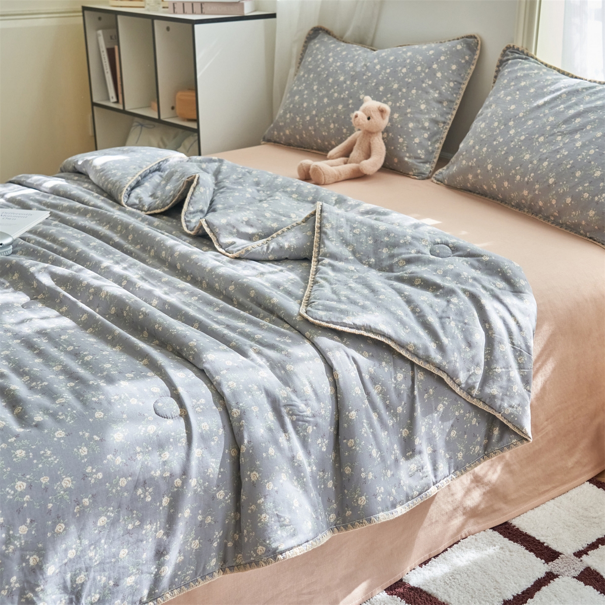 91家纺网 家纺一手货源 找家纺 恬思语家纺 2026春夏全棉双层纱棉花夏被空调被夏凉被四件套贝壳边系列 蓝汐-灰