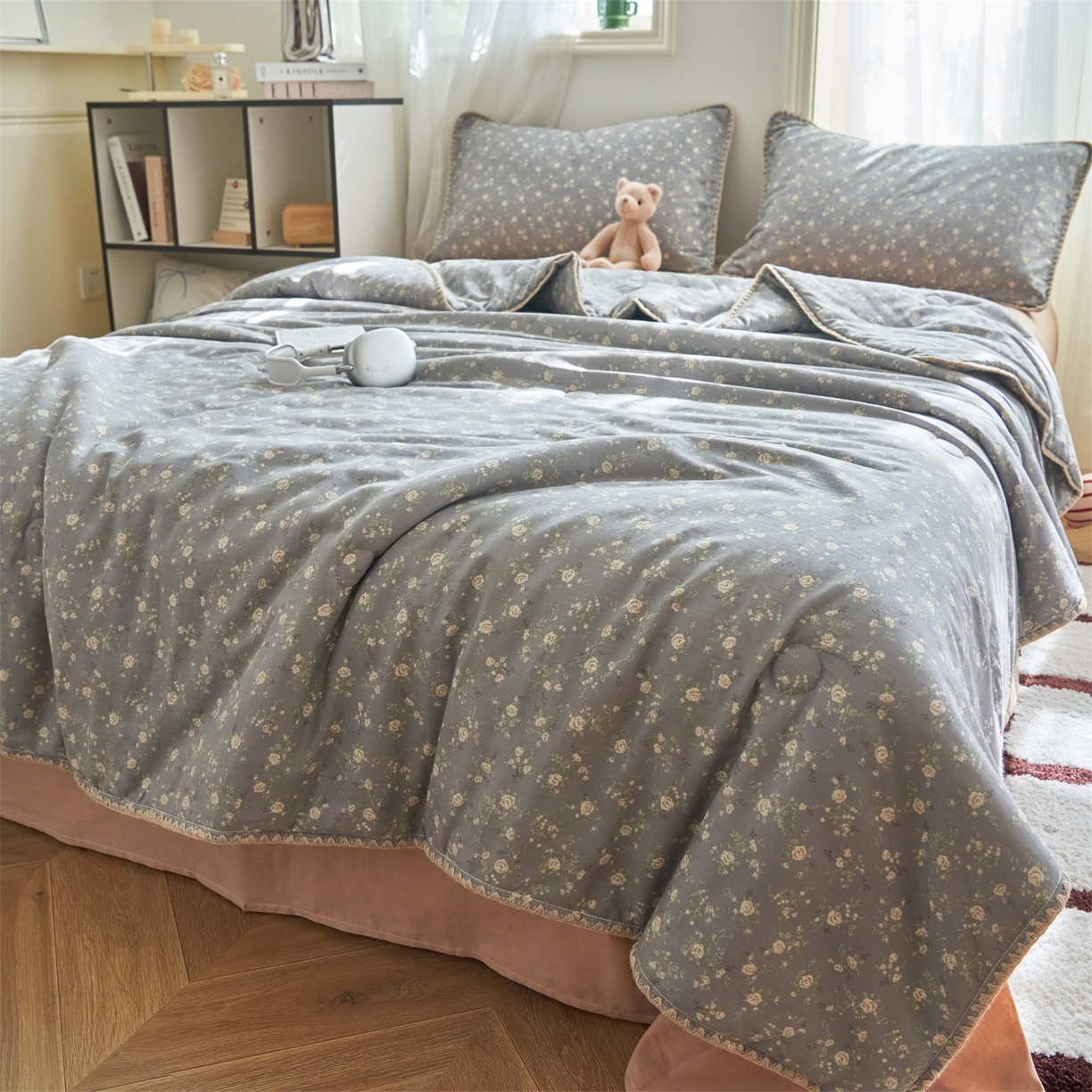 91家纺网 家纺一手货源 找家纺 恬思语家纺 2026春夏全棉双层纱棉花夏被空调被夏凉被四件套贝壳边系列 蓝汐-灰