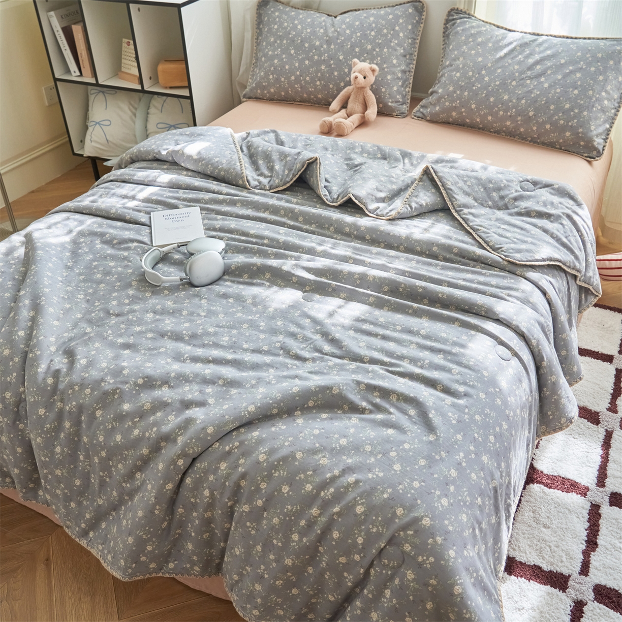 91家纺网 家纺一手货源 找家纺 恬思语家纺 2026春夏全棉双层纱棉花夏被空调被夏凉被四件套贝壳边系列 蓝汐-灰