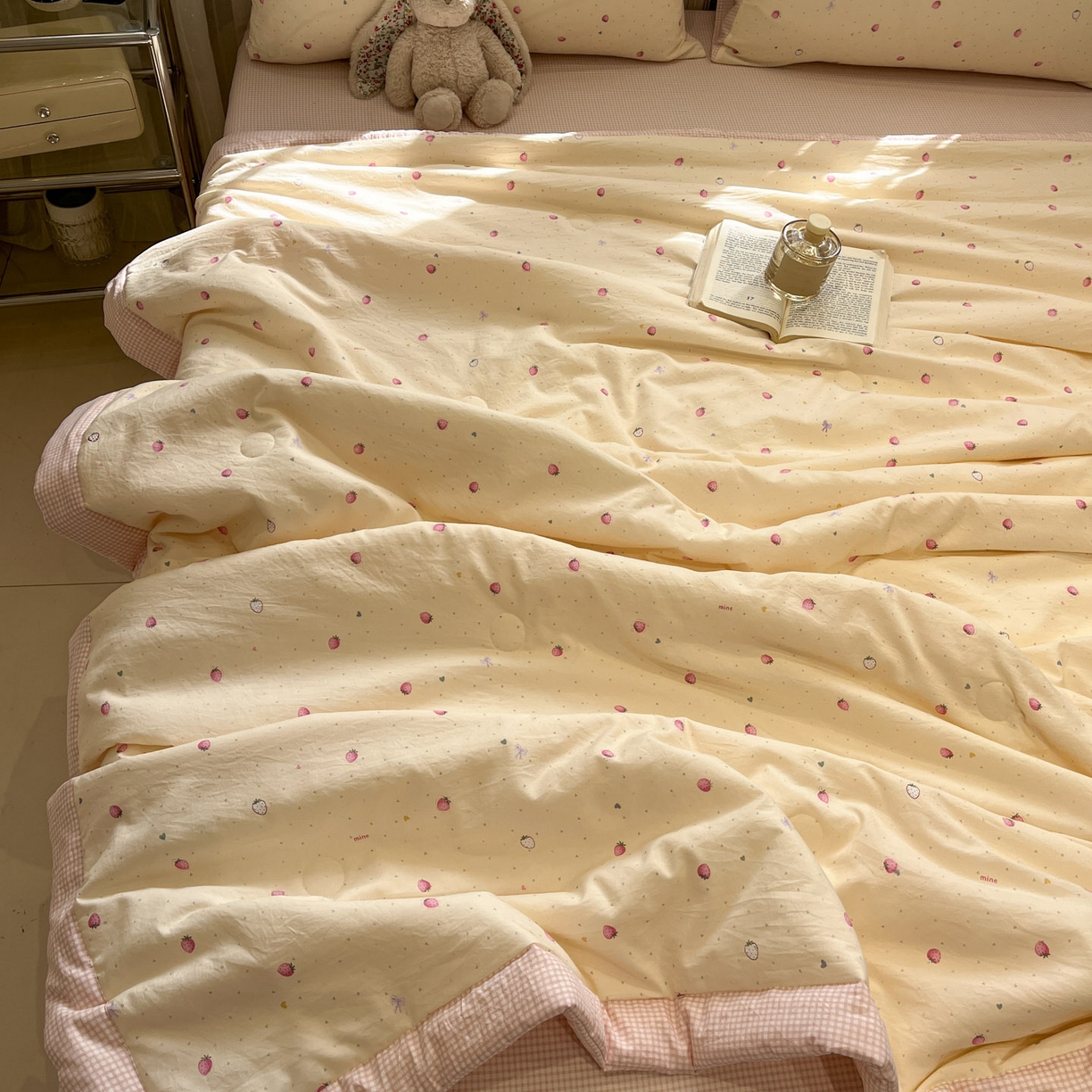 91家纺网 家纺一手货源 找家纺 一加一 2026新款雅棉活性印花大豆夏被四件套 夏凉被空调被 莓朵