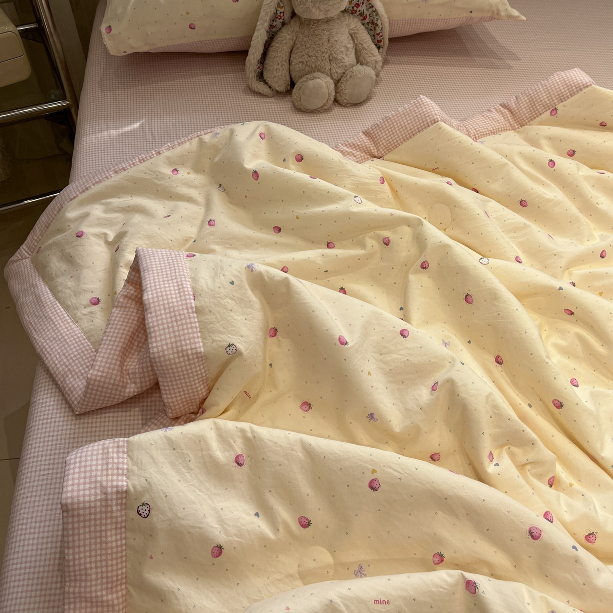 91家纺网 家纺一手货源 找家纺 一加一 2026新款雅棉活性印花大豆夏被四件套 夏凉被空调被 莓朵