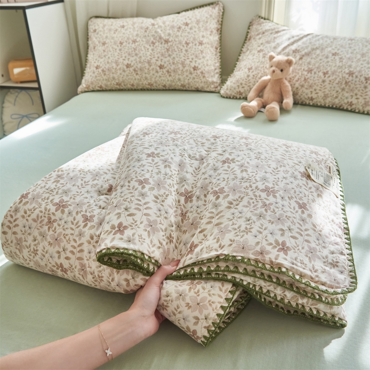 91家纺网 家纺一手货源 找家纺 恬思语家纺 2026春夏全棉双层纱棉花夏被空调被夏凉被四件套贝壳边系列 浅花町