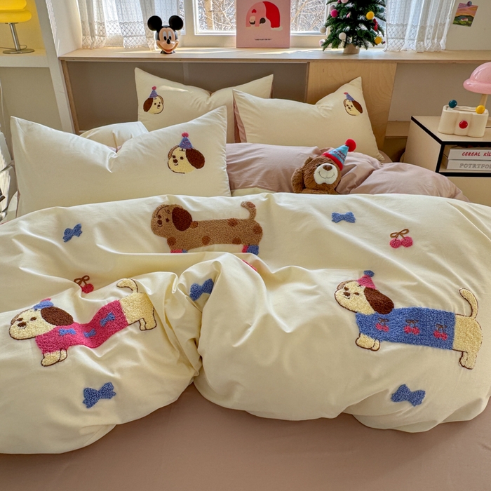 91家纺网 家纺一手货源 找家纺 如意朵 2026新款全棉小清新绣花四件套第一批 狗狗家族