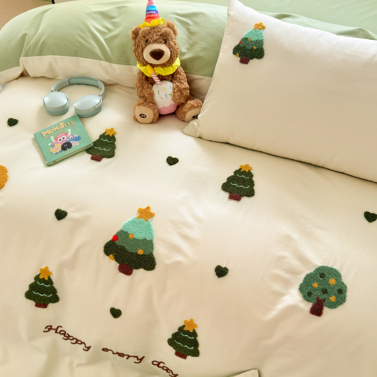 91家纺网 家纺一手货源 找家纺 如意朵 2026新款全棉小清新绣花四件套第一批 快乐森林