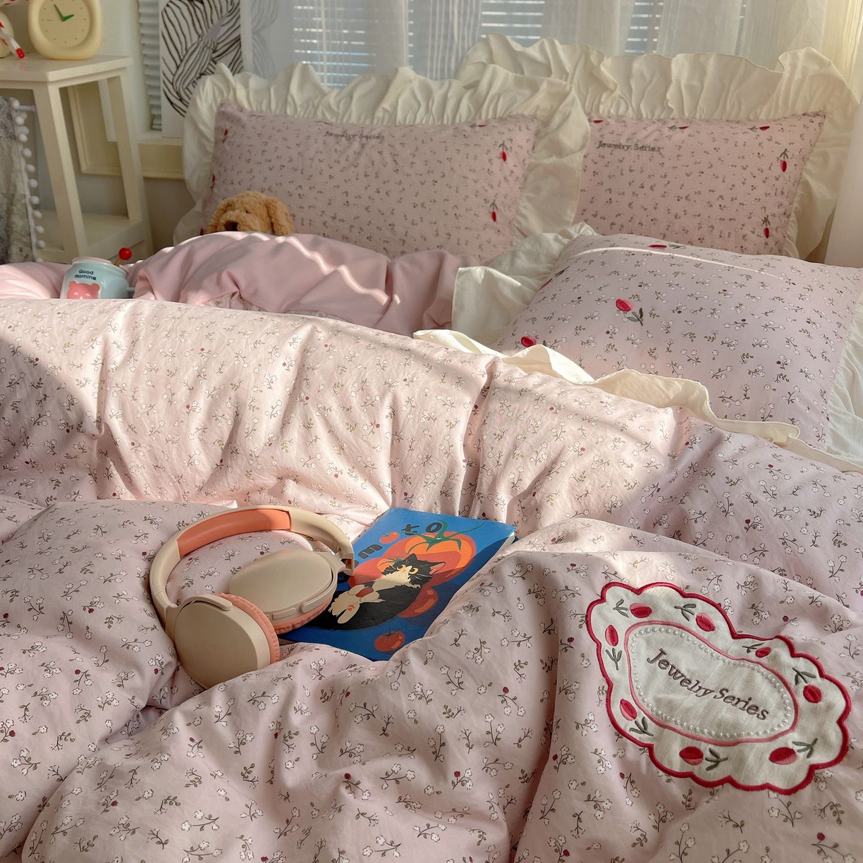 91家纺网 家纺一手货源 找家纺 （总）圣比熊 2026新款A类云朵棉亲肤四季款刺绣1.8m四件套席床单宿舍绣花1.5米三件套