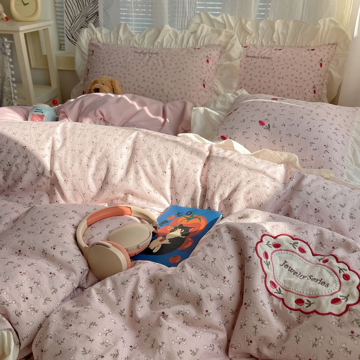 91家纺网 家纺一手货源 找家纺 （总）圣比熊 2026新款A类云朵棉亲肤四季款刺绣1.8m四件套席床单宿舍绣花1.5米三件套