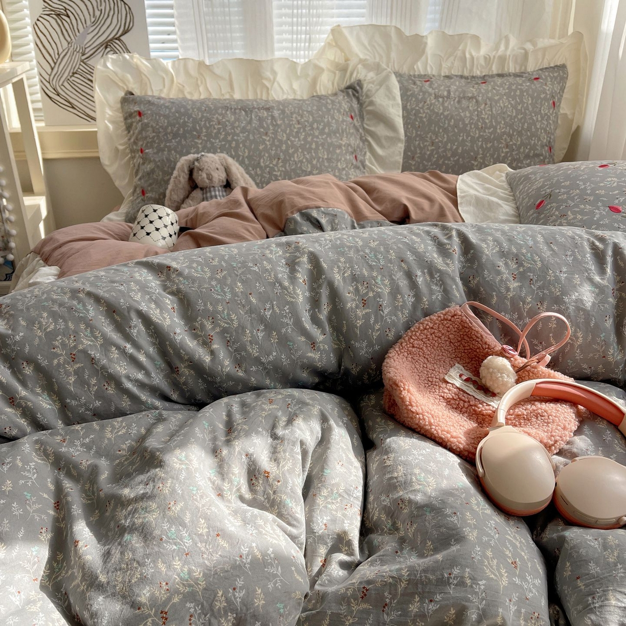 91家纺网 家纺一手货源 找家纺 圣比熊 2026新款A类云朵棉亲肤四季款刺绣1.8m四件套席床单宿舍绣花1.5米三件套 秘密花园（刺绣款）