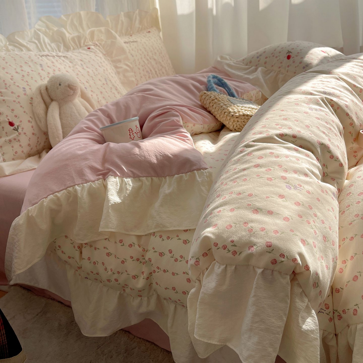 91家纺网 家纺一手货源 找家纺 圣比熊 2026新款A类云朵棉亲肤四季款刺绣1.8m四件套席床单宿舍绣花1.5米三件套 花漾甜心（刺绣款）