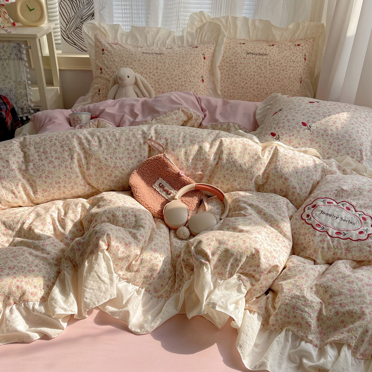 圣比熊 2026新款A类云朵棉亲肤四季款刺绣1.8m四件套席床单宿舍绣花1.5米三件套 芊芊花海（刺绣款）