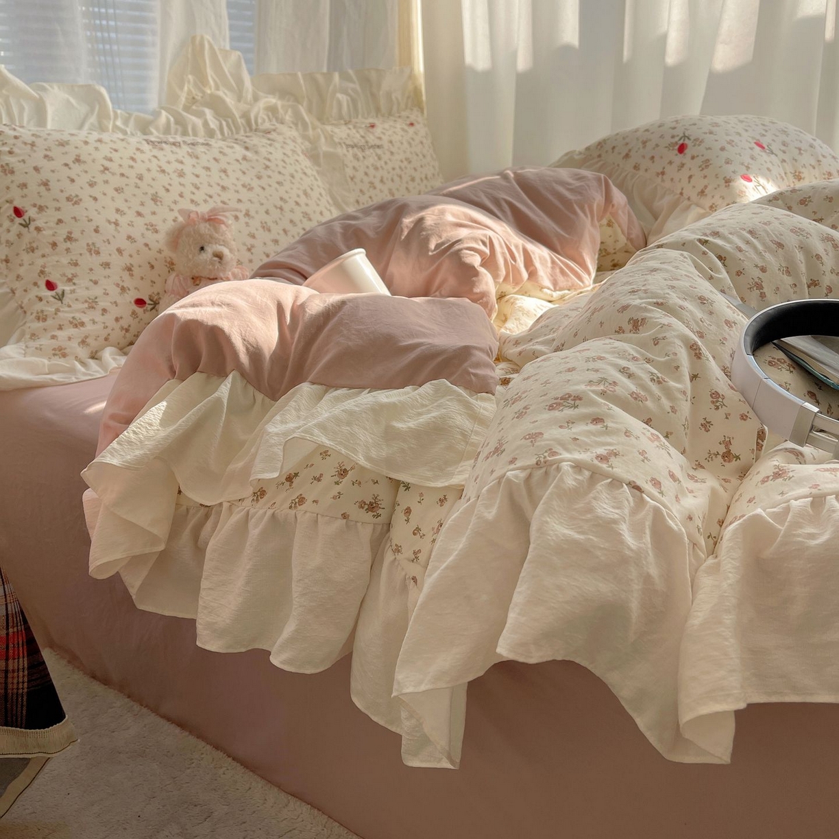 91家纺网 家纺一手货源 找家纺 圣比熊 2026新款A类云朵棉亲肤四季款刺绣1.8m四件套席床单宿舍绣花1.5米三件套 巴黎之恋（刺绣款）