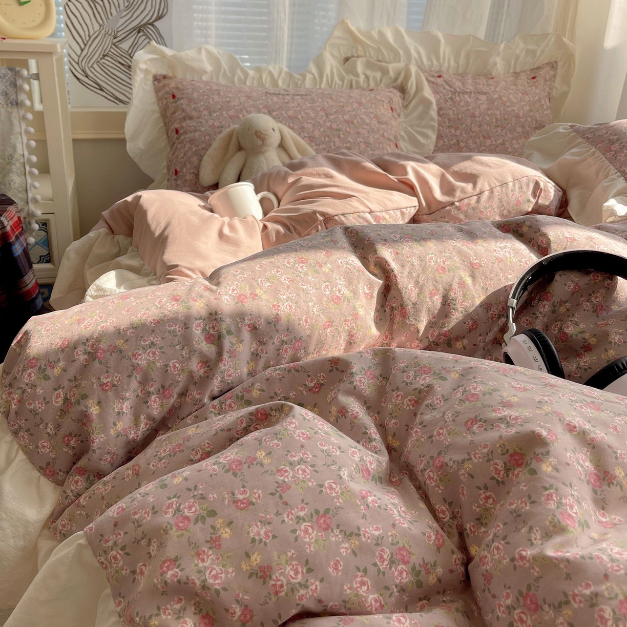 91家纺网 家纺一手货源 找家纺 圣比熊 2026新款A类云朵棉亲肤四季款刺绣1.8m四件套席床单宿舍绣花1.5米三件套 花间集-粉（刺绣款）