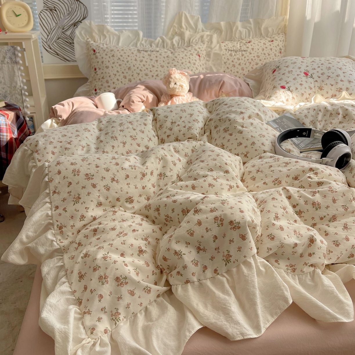 91家纺网 家纺一手货源 找家纺 圣比熊 2026新款A类云朵棉亲肤四季款刺绣1.8m四件套席床单宿舍绣花1.5米三件套 巴黎之恋（刺绣款）
