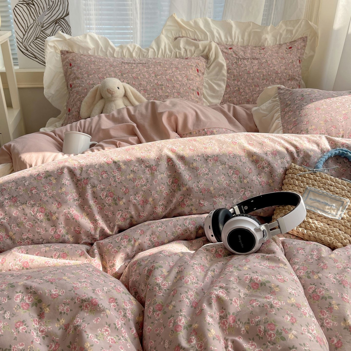 91家纺网 家纺一手货源 找家纺 圣比熊 2026新款A类云朵棉亲肤四季款刺绣1.8m四件套席床单宿舍绣花1.5米三件套 花间集-粉（刺绣款）