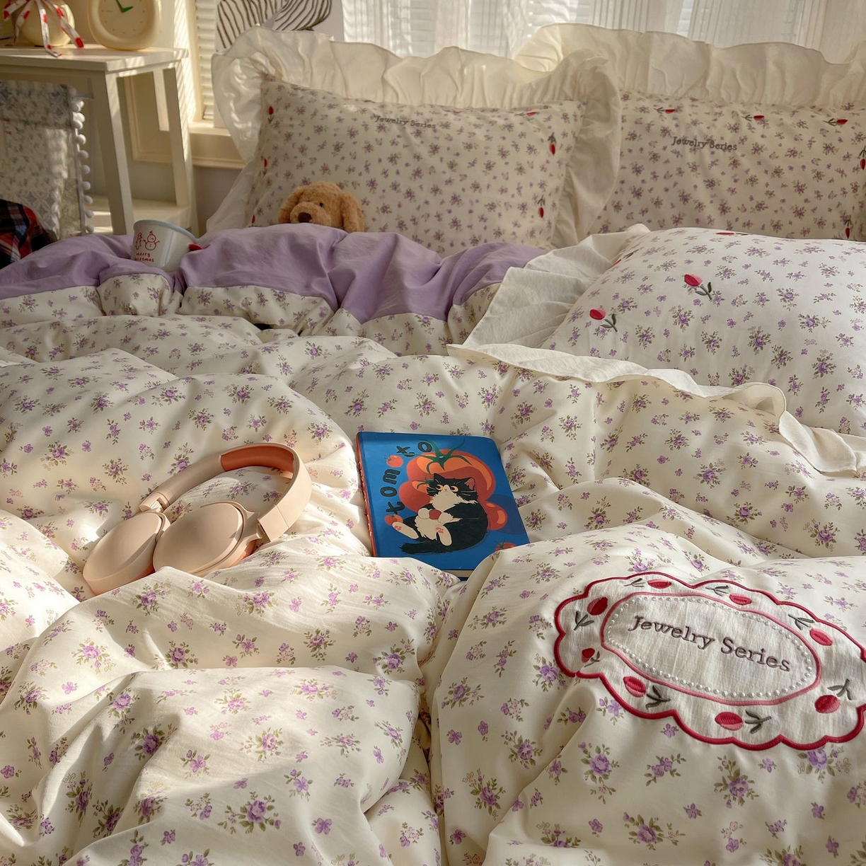 91家纺网 家纺一手货源 找家纺 圣比熊 2026新款A类云朵棉亲肤四季款刺绣1.8m四件套席床单宿舍绣花1.5米三件套 欣欣花语-紫（刺绣款）