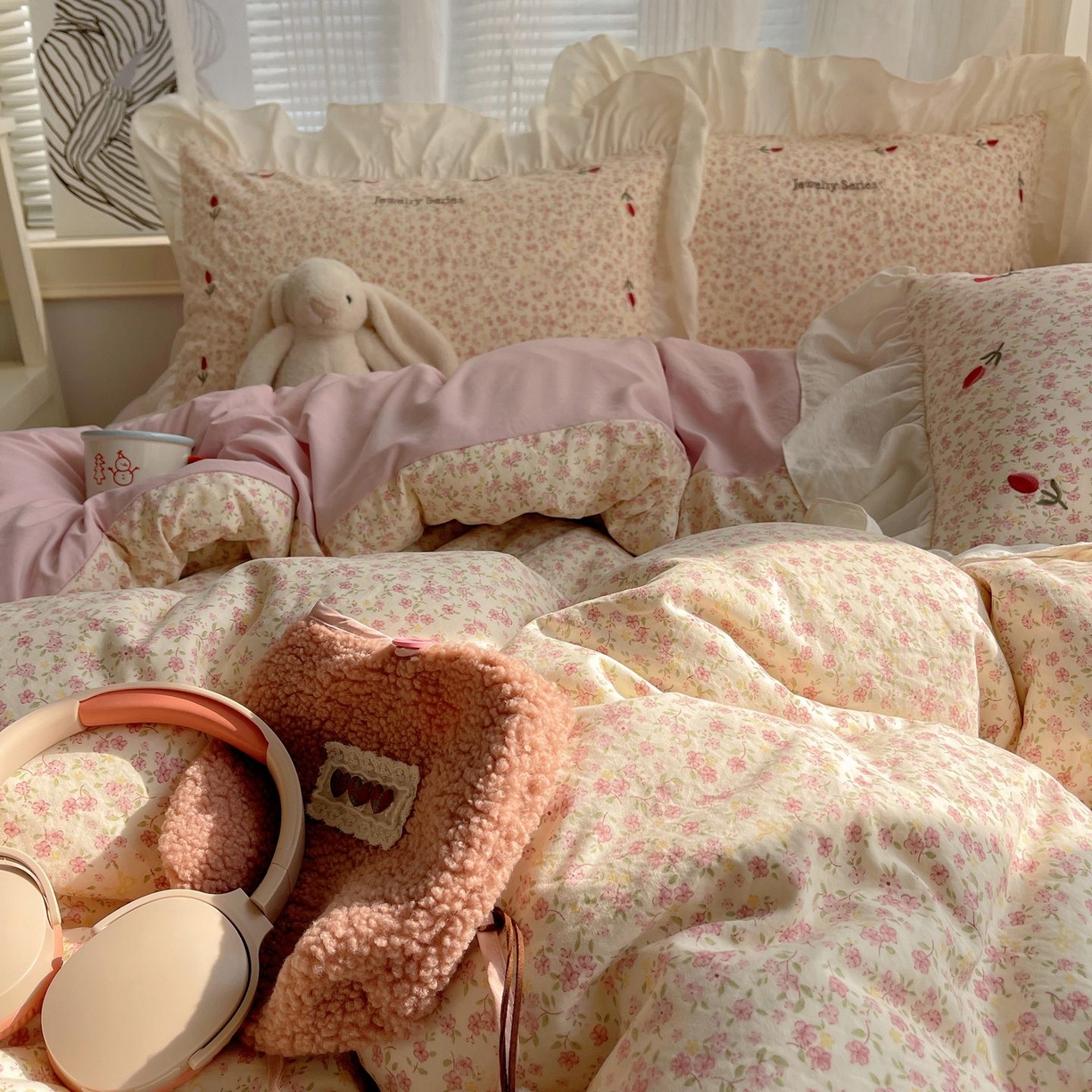 91家纺网 家纺一手货源 找家纺 梦舒羽 2026新款A类云朵棉亲肤四季款刺绣1.8m四件套席床单宿舍绣花1.5米三件套 芊芊花海（刺绣款）