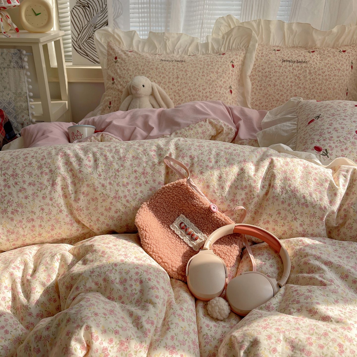 91家纺网 家纺一手货源 找家纺 梦舒羽 2026新款A类云朵棉亲肤四季款刺绣1.8m四件套席床单宿舍绣花1.5米三件套 芊芊花海（刺绣款）