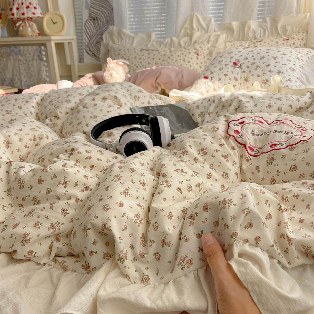 91家纺网 家纺一手货源 找家纺 梦舒羽 2026新款A类云朵棉亲肤四季款刺绣1.8m四件套席床单宿舍绣花1.5米三件套 巴黎之恋（刺绣款）