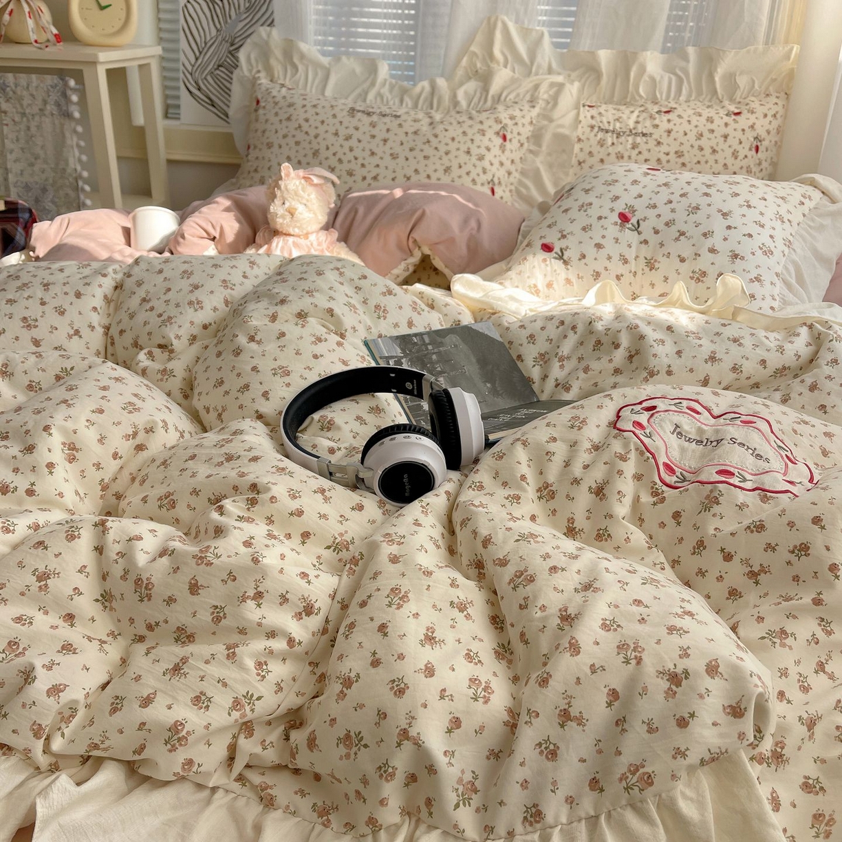 91家纺网 家纺一手货源 找家纺 梦舒羽 2026新款A类云朵棉亲肤四季款刺绣1.8m四件套席床单宿舍绣花1.5米三件套 巴黎之恋（刺绣款）