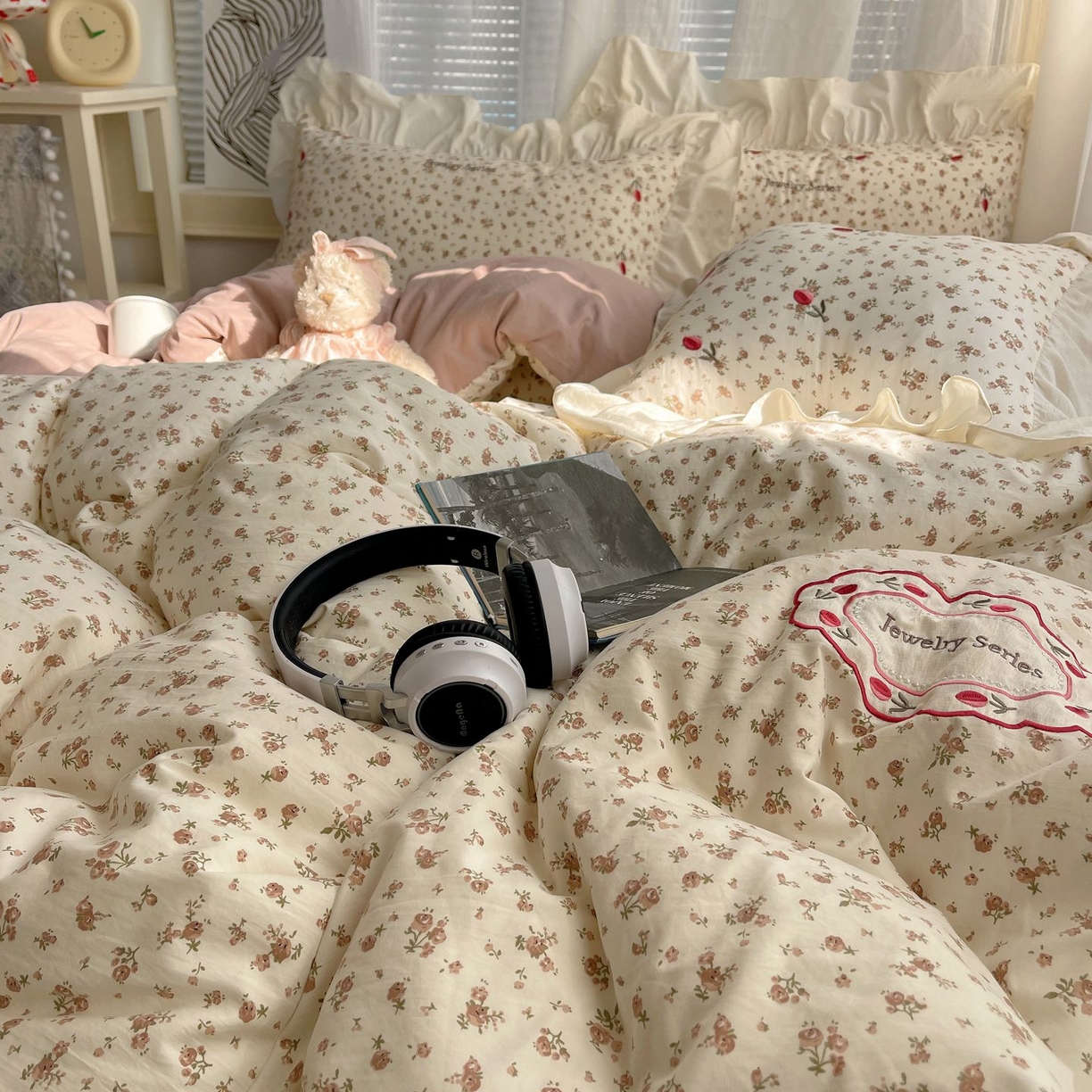 91家纺网 家纺一手货源 找家纺 梦舒羽 2026新款A类云朵棉亲肤四季款刺绣1.8m四件套席床单宿舍绣花1.5米三件套 巴黎之恋（刺绣款）