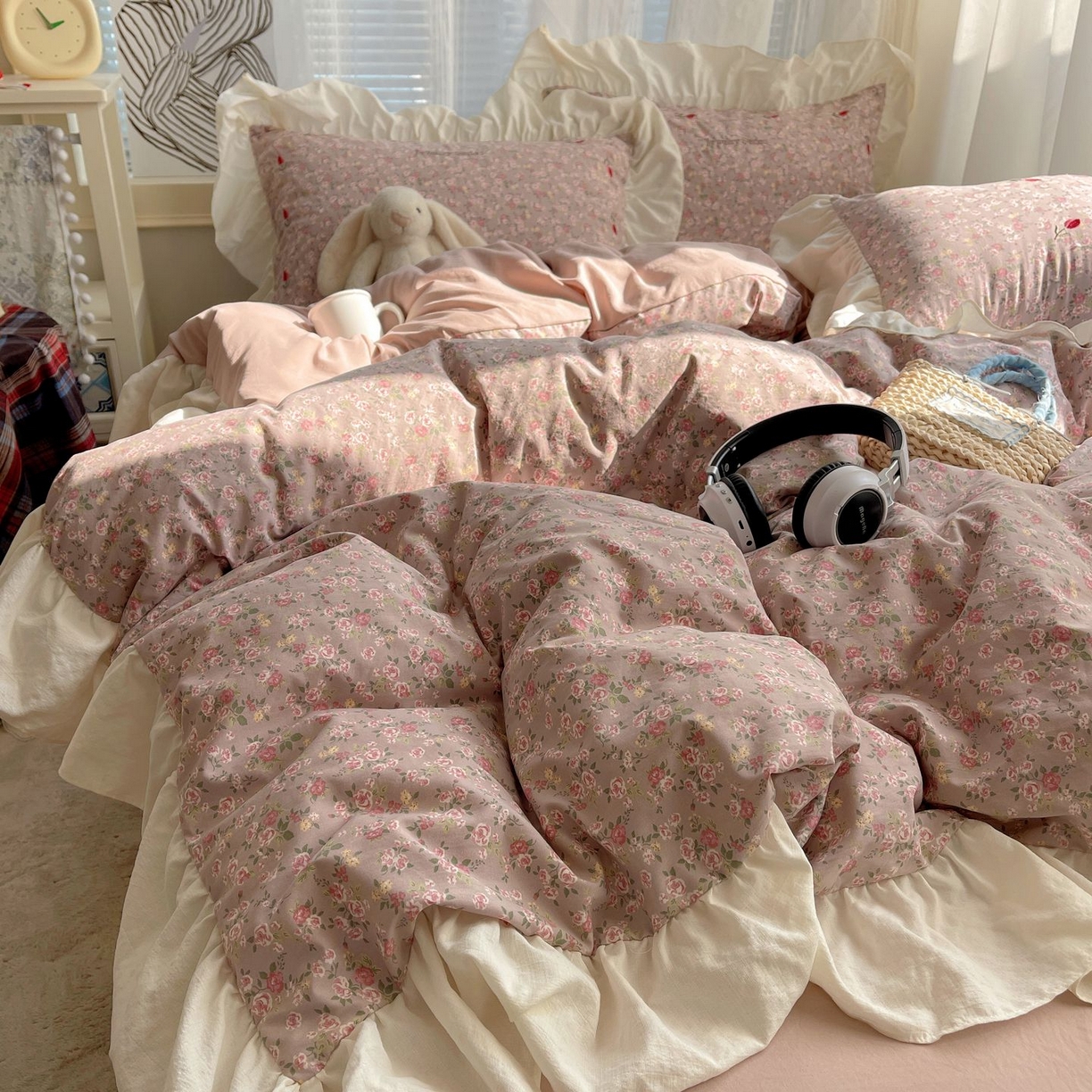 91家纺网 家纺一手货源 找家纺 梦舒羽 2026新款A类云朵棉亲肤四季款刺绣1.8m四件套席床单宿舍绣花1.5米三件套 花间集-粉（刺绣款）