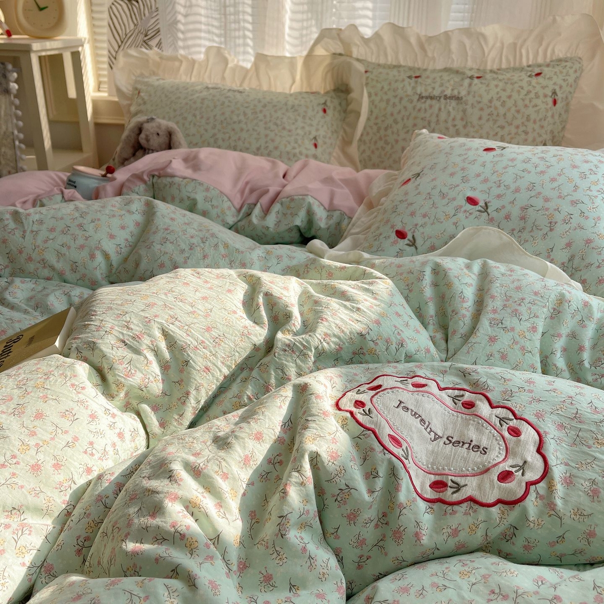 91家纺网 家纺一手货源 找家纺 梦舒羽 2026新款A类云朵棉亲肤四季款刺绣1.8m四件套席床单宿舍绣花1.5米三件套 薄荷之夏（刺绣款）