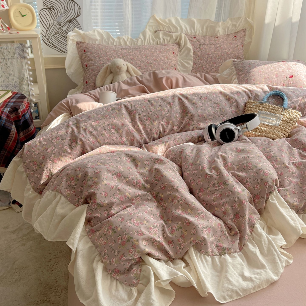 91家纺网 家纺一手货源 找家纺 梦舒羽 2026新款A类云朵棉亲肤四季款刺绣1.8m四件套席床单宿舍绣花1.5米三件套 花间集-粉（刺绣款）