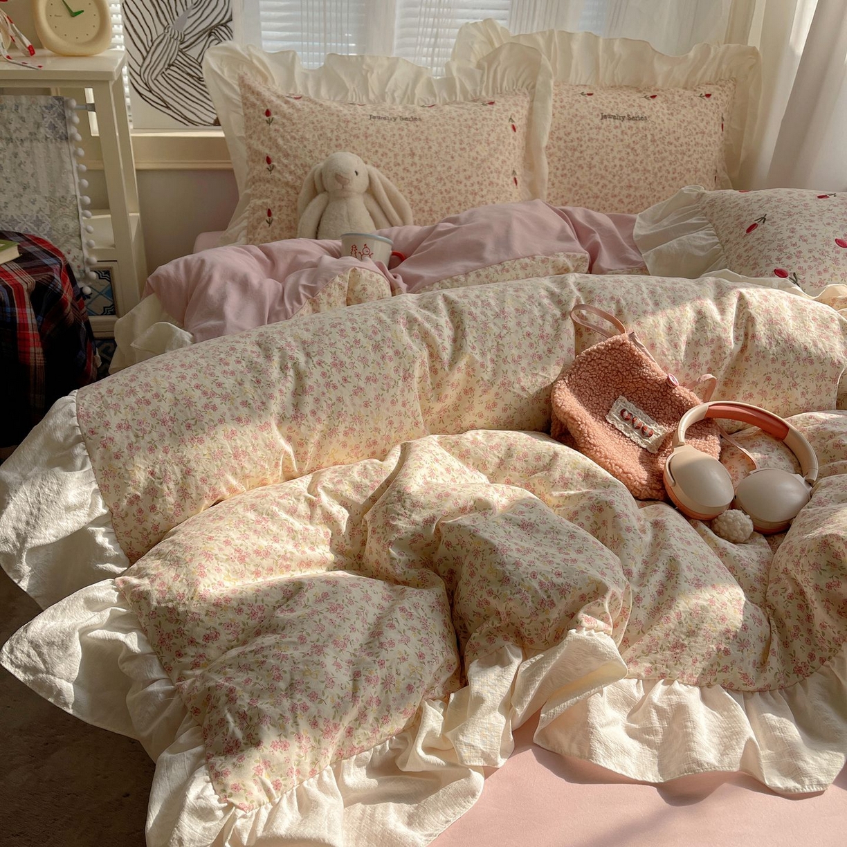 91家纺网 家纺一手货源 找家纺 梦舒羽 2026新款A类云朵棉亲肤四季款刺绣1.8m四件套席床单宿舍绣花1.5米三件套 芊芊花海（刺绣款）