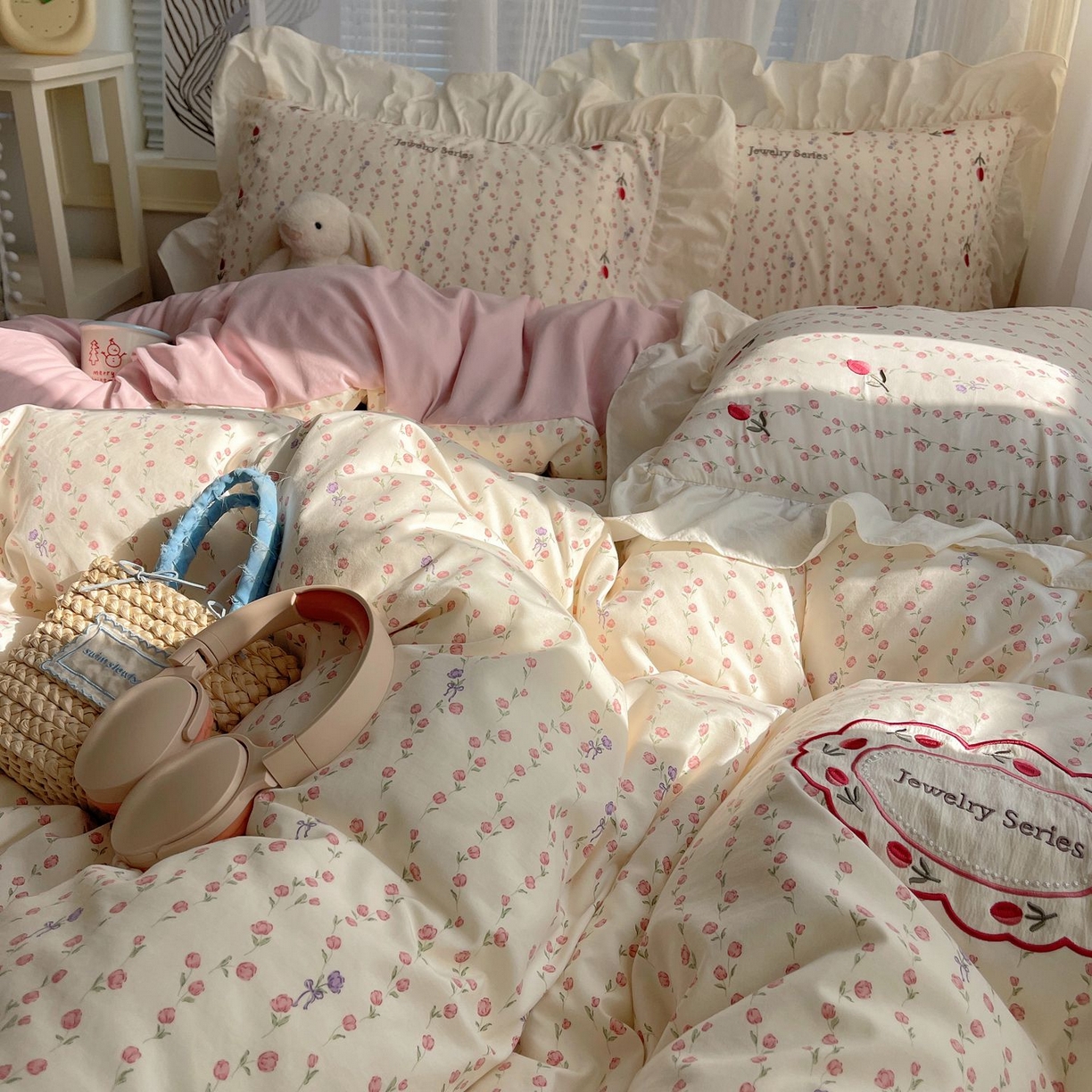 91家纺网 家纺一手货源 找家纺 梦舒羽 2026新款A类云朵棉亲肤四季款刺绣1.8m四件套席床单宿舍绣花1.5米三件套 花漾甜心（刺绣款）