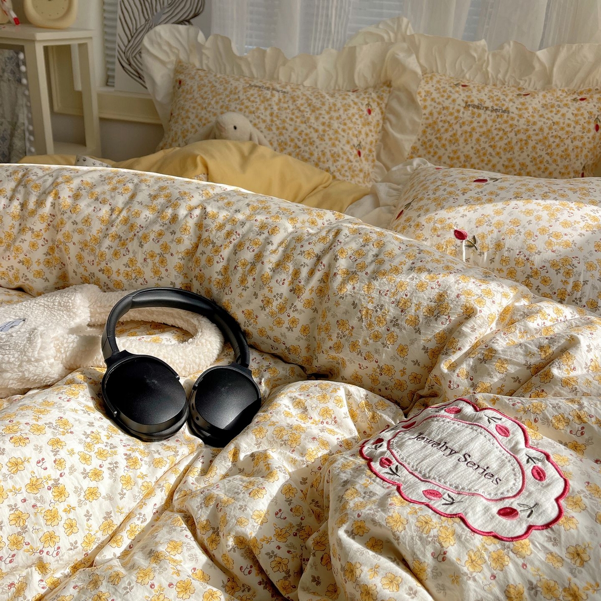 91家纺网 家纺一手货源 找家纺 梦舒羽 2026新款A类云朵棉亲肤四季款刺绣1.8m四件套席床单宿舍绣花1.5米三件套 春日暖阳（刺绣款）