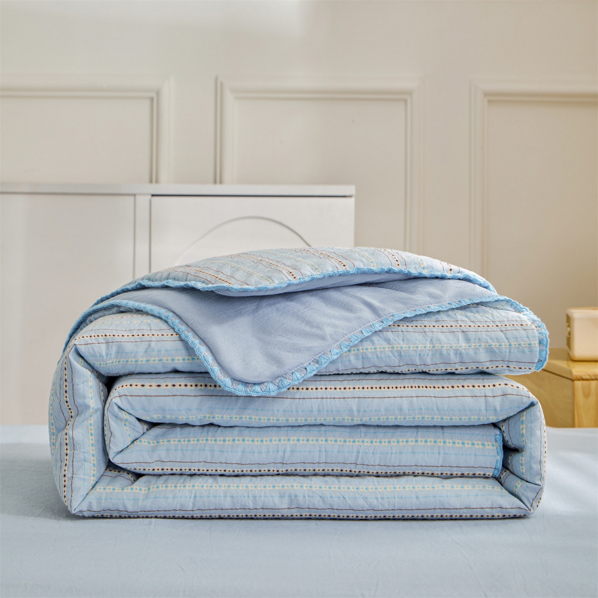 91家纺网 家纺一手货源 找家纺 恬思语家纺 2026春夏新款全棉纯棉色织大提花贝壳边棉花夏被夏凉被空调被丽彩 丽彩-蓝