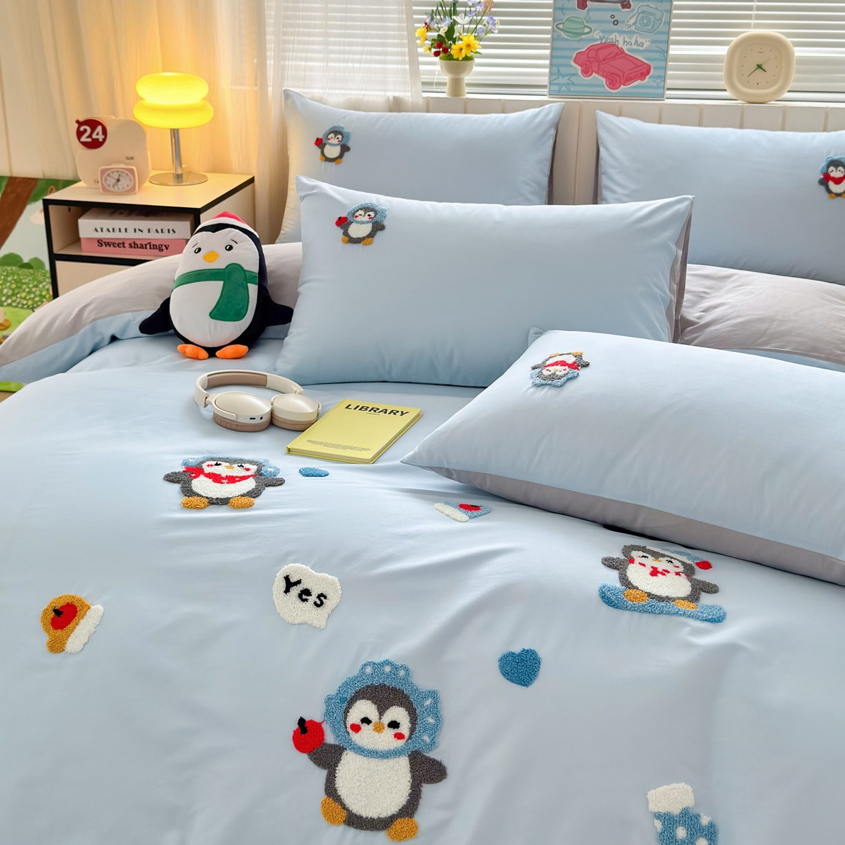 91家纺网 家纺一手货源 找家纺 如意朵 2026新款全棉小清新绣花四件套第一批 梦想企鹅