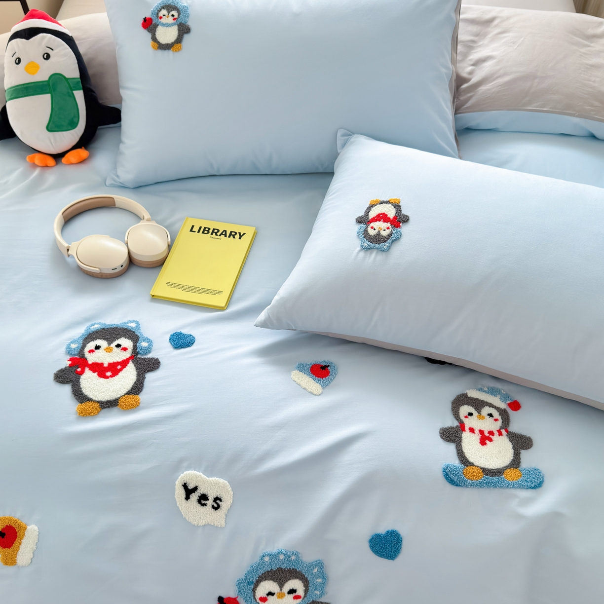 91家纺网 家纺一手货源 找家纺 如意朵 2026新款全棉小清新绣花四件套第一批 梦想企鹅