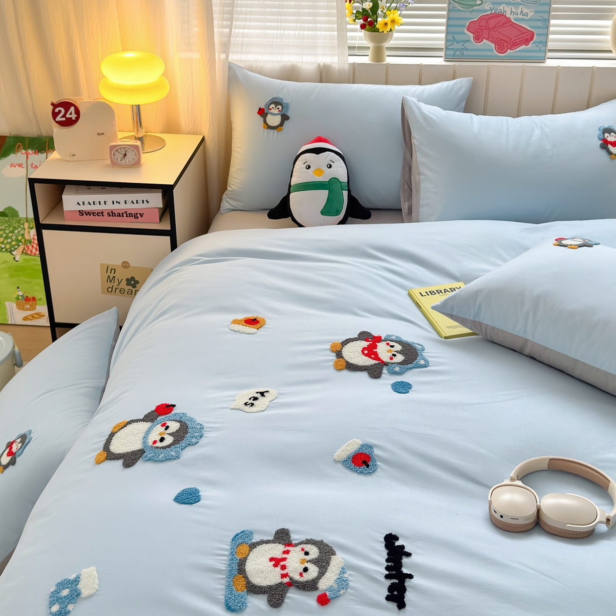 91家纺网 家纺一手货源 找家纺 如意朵 2026新款全棉小清新绣花四件套第一批 梦想企鹅