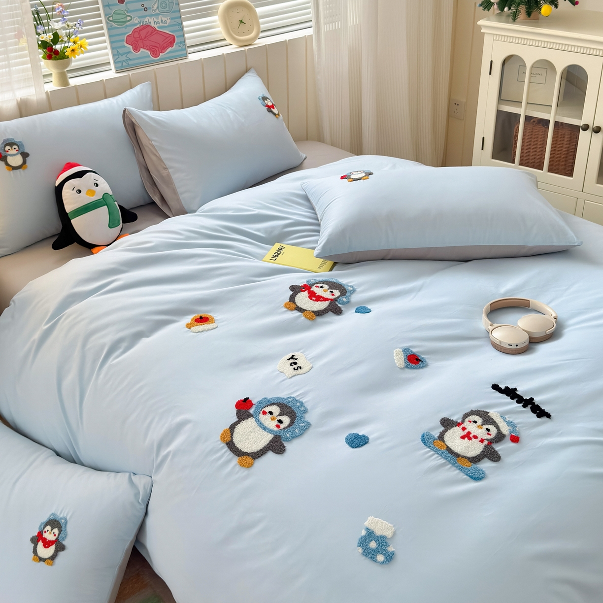 91家纺网 家纺一手货源 找家纺 如意朵 2026新款全棉小清新绣花四件套第一批 梦想企鹅