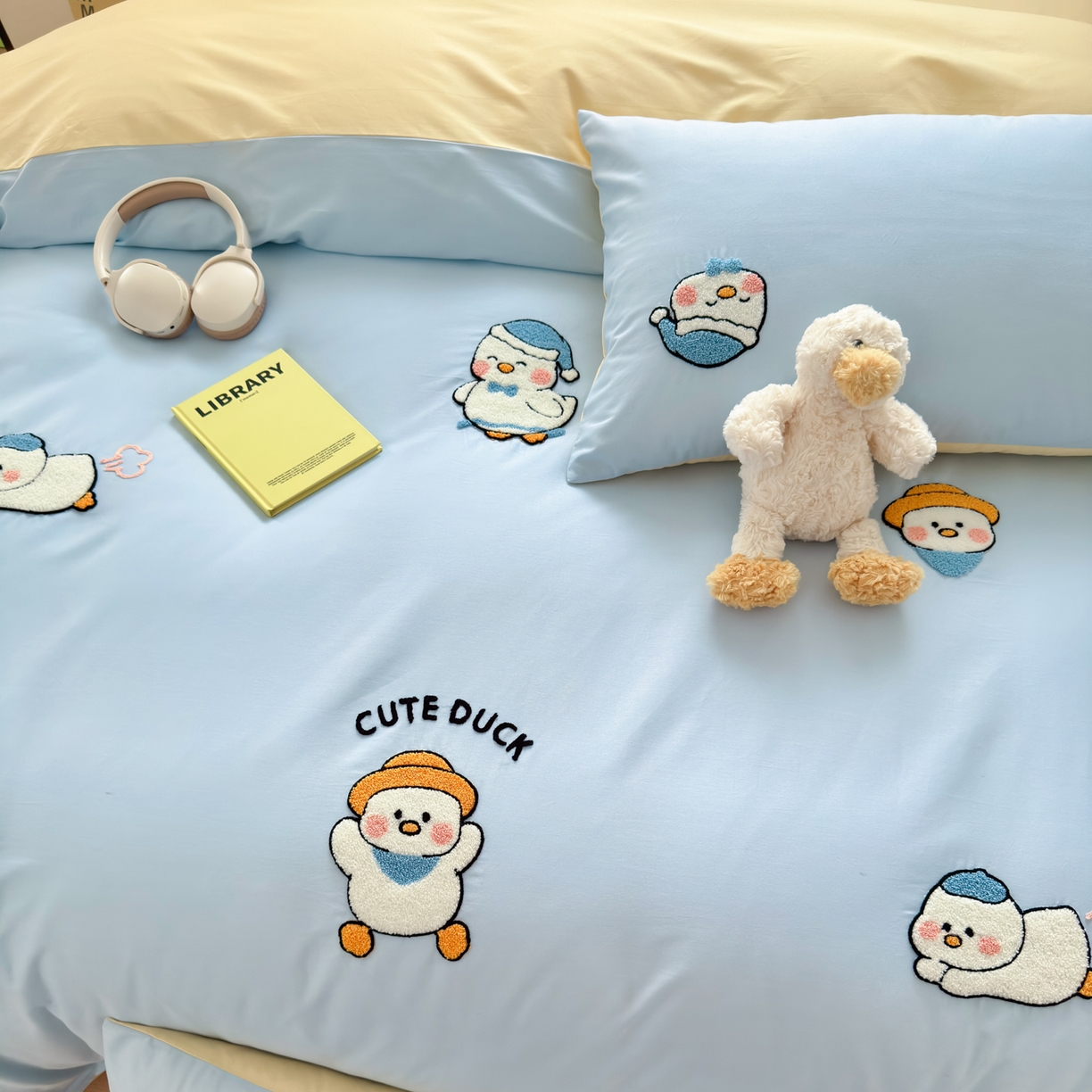 91家纺网 家纺一手货源 找家纺 如意朵 2026新款全棉小清新绣花四件套第一批 奶黄小鸭