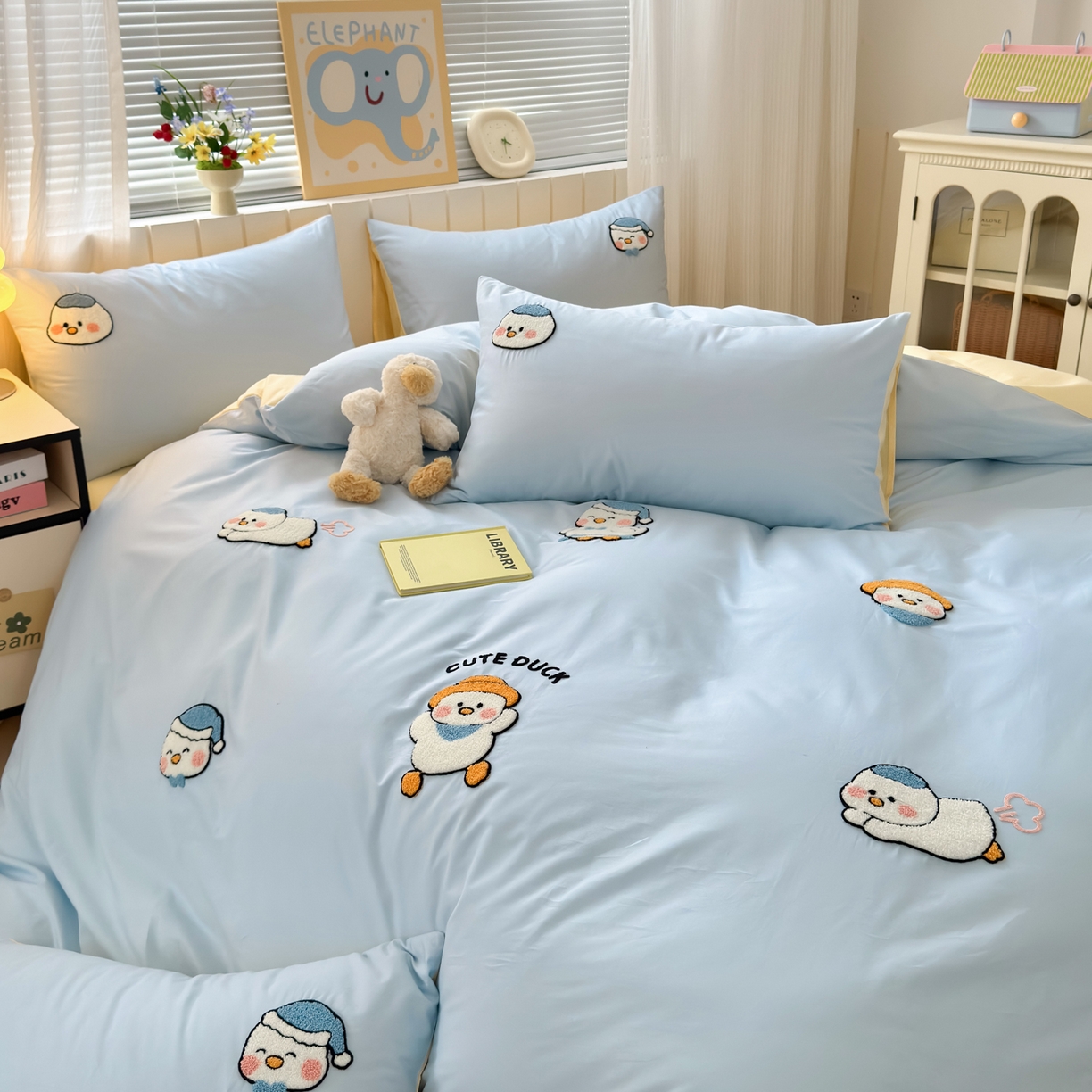 91家纺网 家纺一手货源 找家纺 如意朵 2026新款全棉小清新绣花四件套第一批 奶黄小鸭