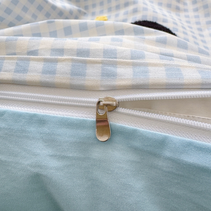 91家纺网 家纺一手货源 找家纺 如意朵 2026新款全棉小清新绣花四件套第一批 企鹅抱抱