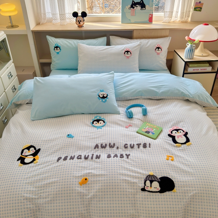 91家纺网 家纺一手货源 找家纺 如意朵 2026新款全棉小清新绣花四件套第一批 企鹅抱抱