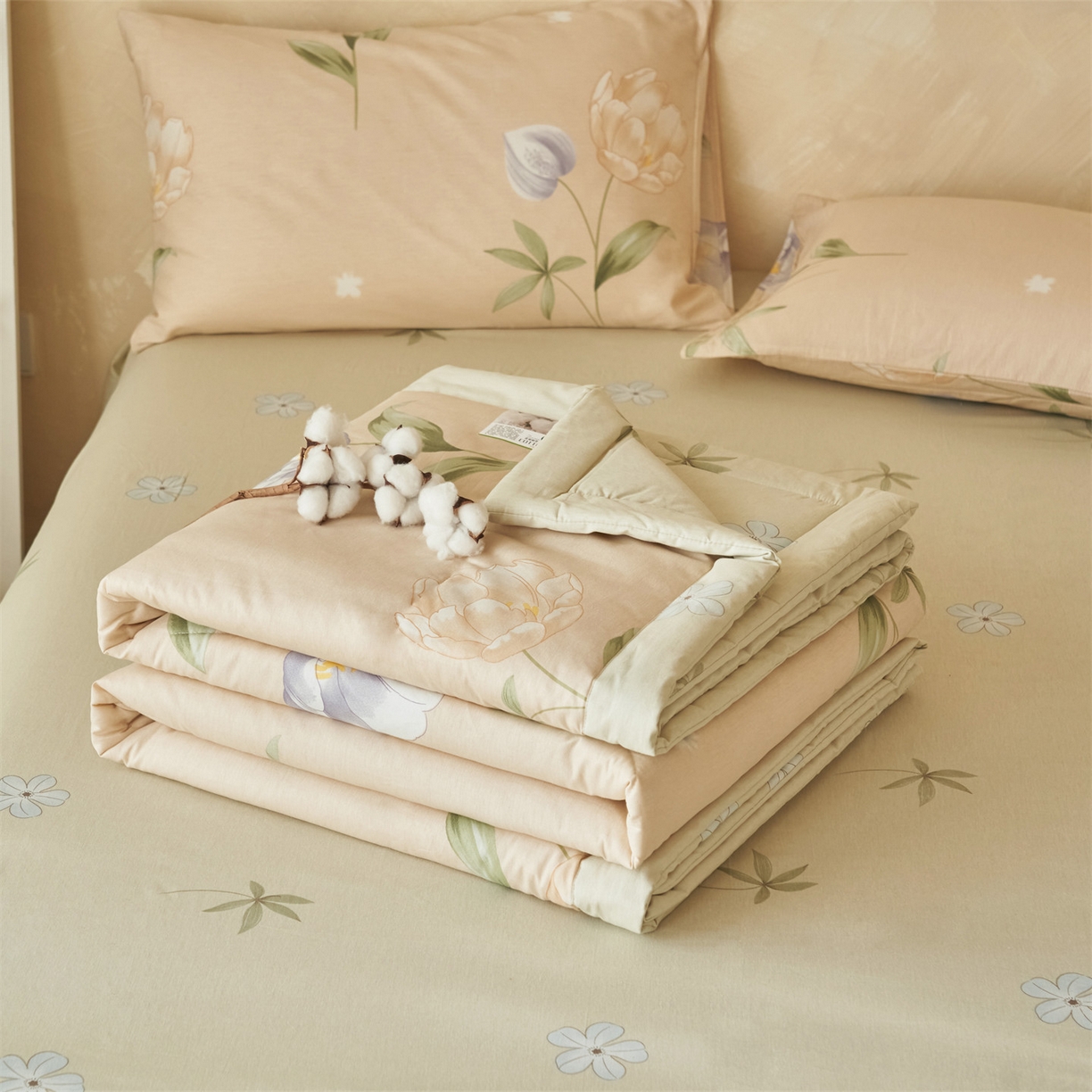 91家纺网 家纺一手货源 找家纺 恬思语家纺 2026春夏新款里外全棉印花棉花夏被空调被夏凉被夏被四件套 春的气息