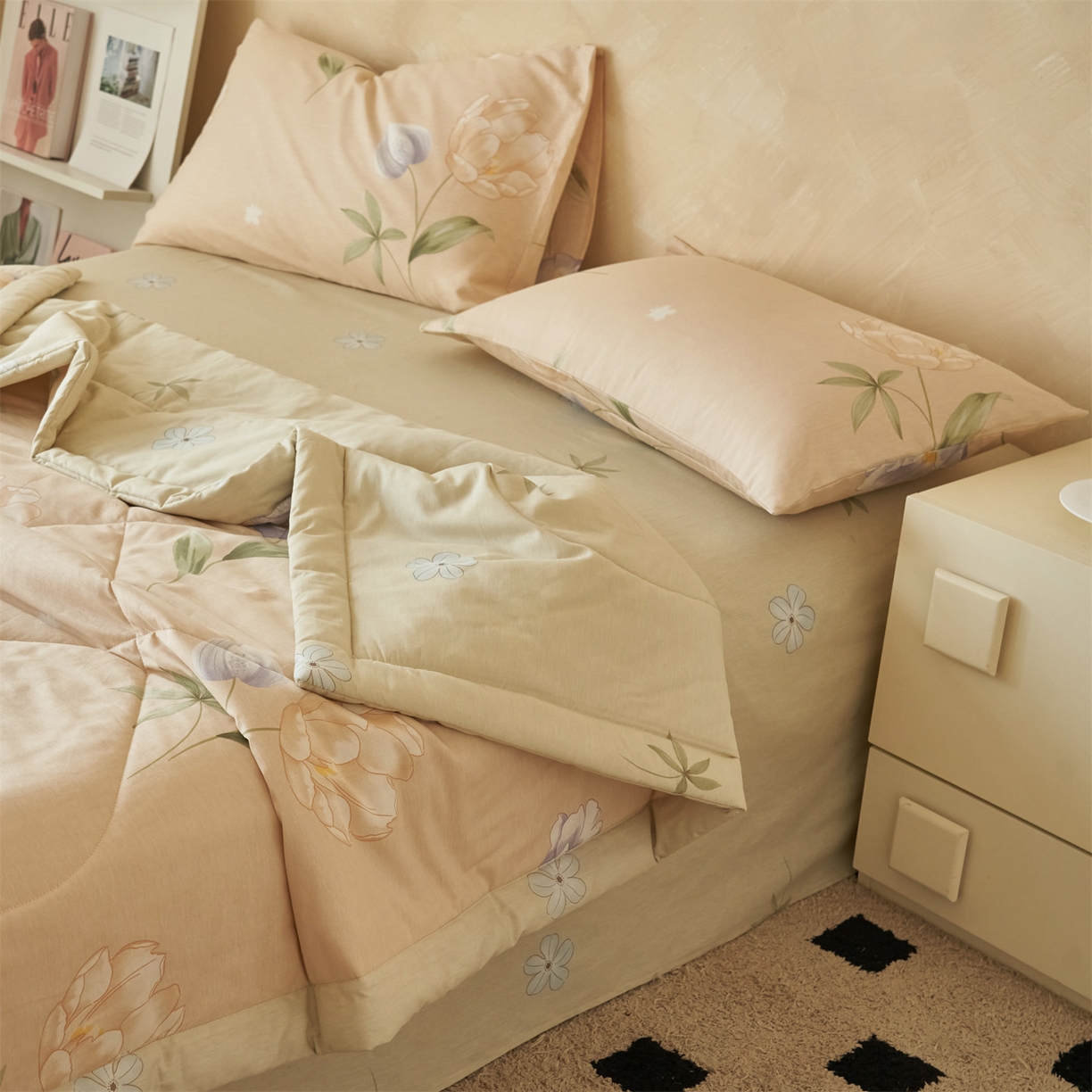 91家纺网 家纺一手货源 找家纺 恬思语家纺 2026春夏新款里外全棉印花棉花夏被空调被夏凉被夏被四件套 春的气息