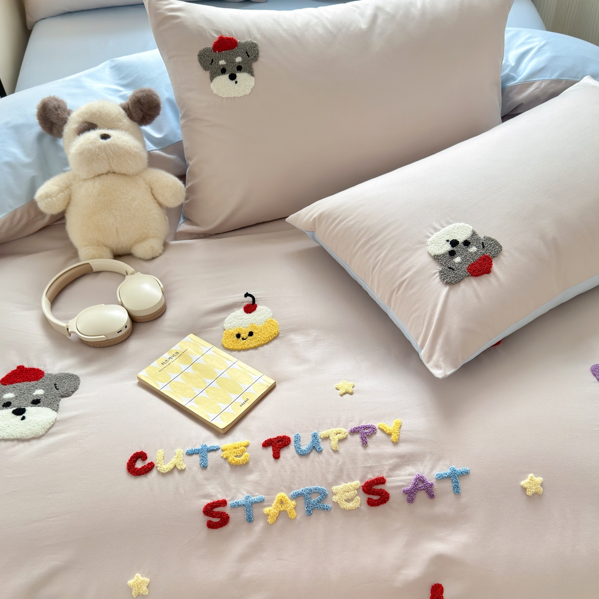 91家纺网 家纺一手货源 找家纺 如意朵 2026新款全棉小清新绣花四件套第一批 软萌小狗