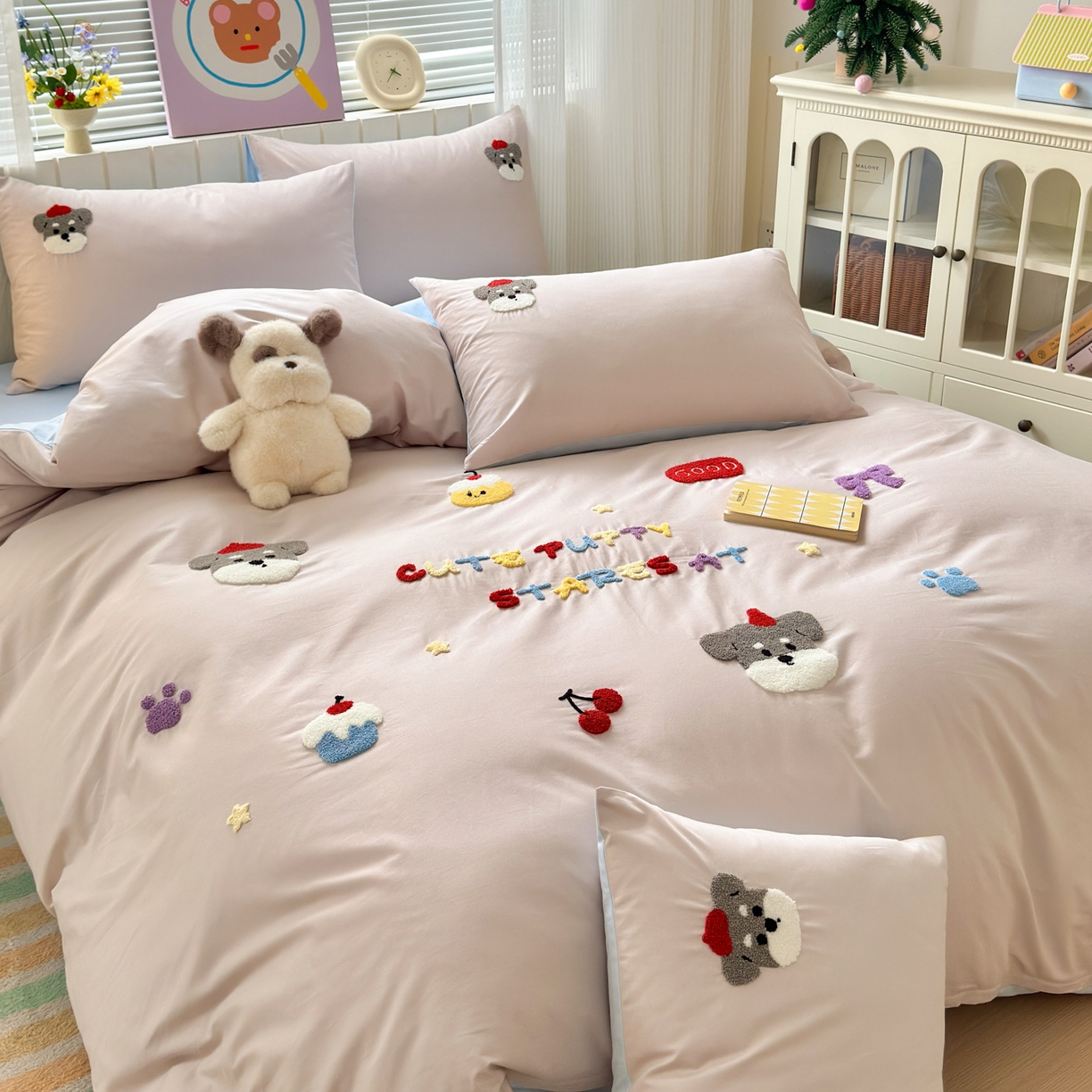 91家纺网 家纺一手货源 找家纺 如意朵 2026新款全棉小清新绣花四件套第一批 软萌小狗