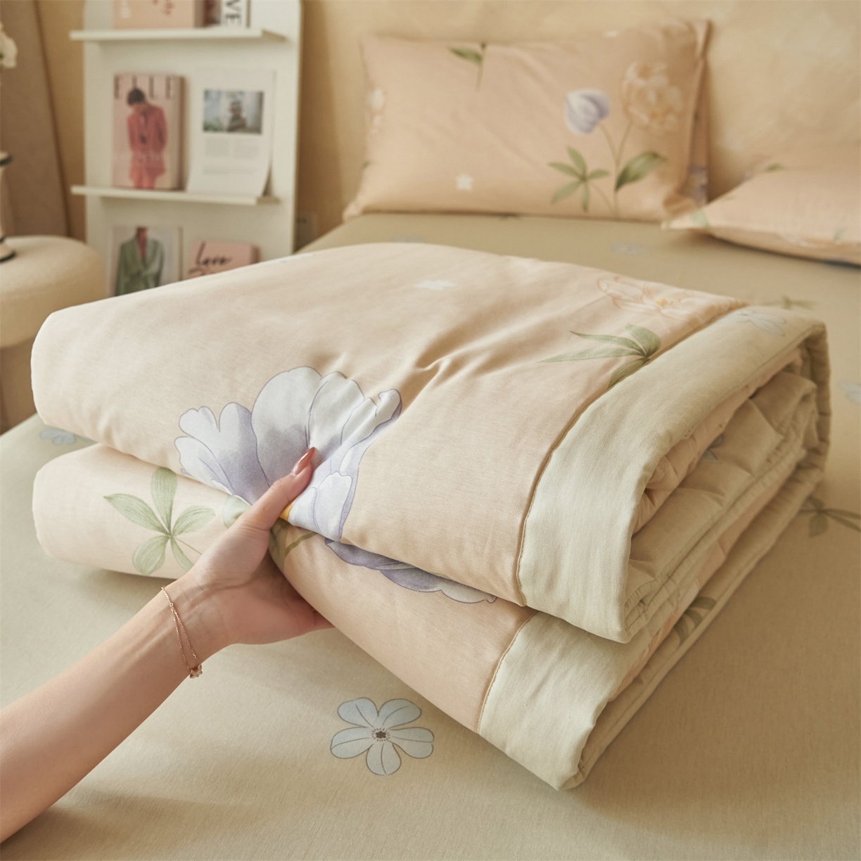 91家纺网 家纺一手货源 找家纺 恬思语家纺 2026春夏新款里外全棉印花棉花夏被空调被夏凉被夏被四件套 春的气息